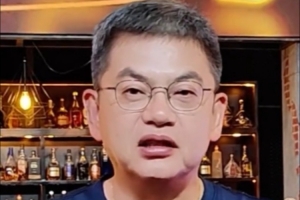 19057
