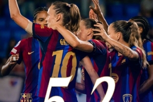 欧冠揭幕战巴萨女足5-2逆转巴黎FC 卫冕冠军迎开门红 帕乔尔两球一助攻
