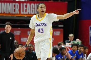 雷迪克：卡尔选秀顺位远高于24号位 湖人将着力把他培养成NBA球员