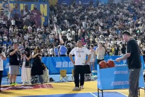 保罗乔治这筷子用得比我还6？NBA球星隐藏技能曝光！