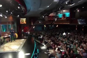 解说：穆里尼奥怒喊埃斯皮回防，小将还在为刚才没处理好的球懊恼