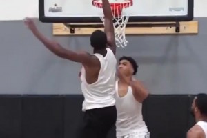 霍福德妻子艾米莉·维嘉，这才是NBA太太团顶级神颜