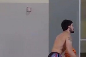 职业扣将！这动作拿到NBA扣篮大赛，是不是妥妥夺冠了？